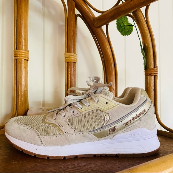 🌱 NEW BALANCE Sz 37 ‘Classic’ Athleisure Sneaker - Picture 2 of 9